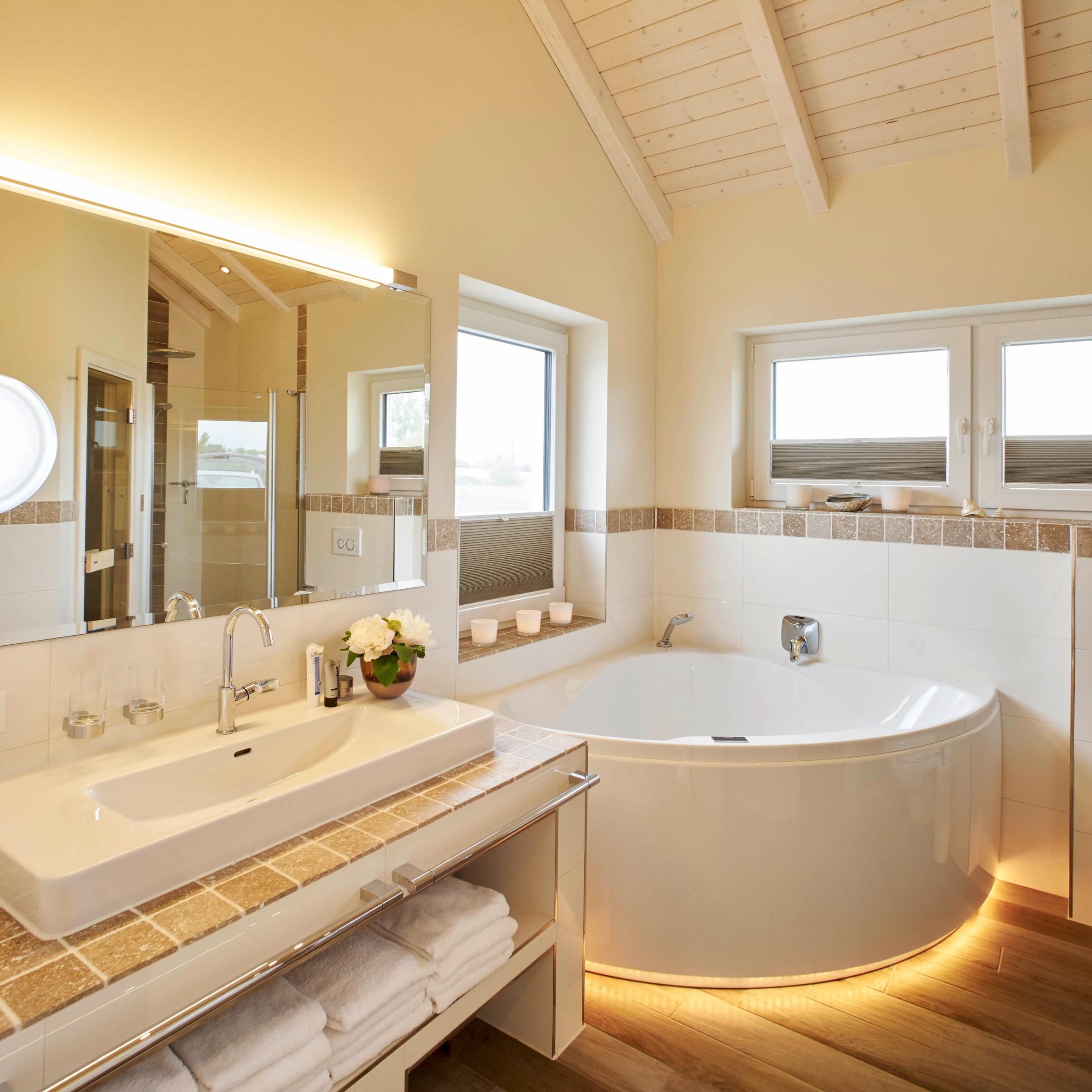 Badezimmer mit Badewanne in Unterkunft bei Bauer Martin